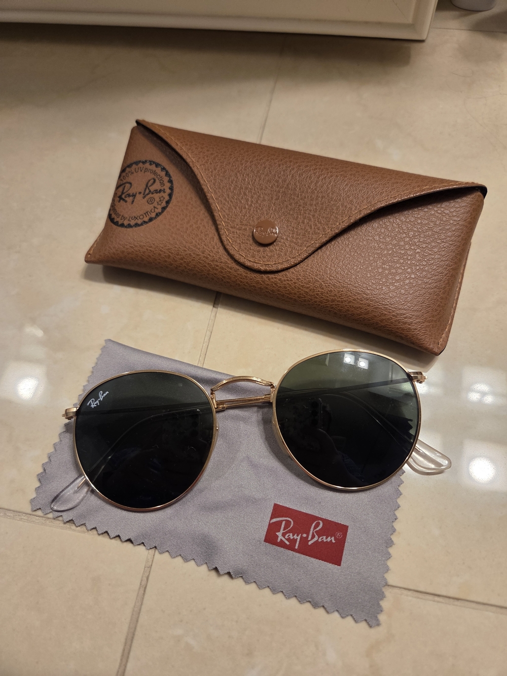 Ray-Ban Round Gold Frame Sunglasses with Dark Green Lenses